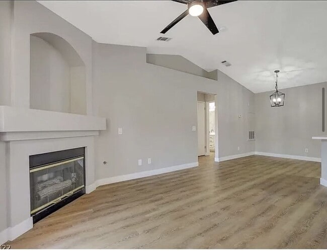 Building Photo - ***JUST REDUCED & AVAILABLE NOW!!!*** 1 Bed / 1 Bath Condo located in Spring Valley, NV