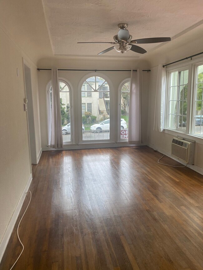 Living Room- - 1536 Silver Lake Blvd
