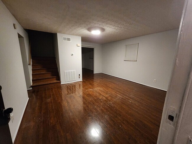Foto del edificio - Move In Ready 3 Bedroom 2 Full Bath Home! ...