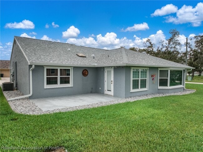 Building Photo - 360 Grove Cir