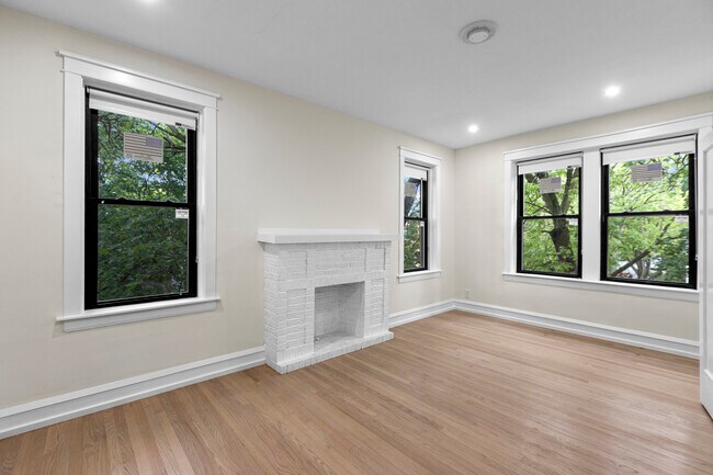 Foto del edificio - 4636 N Hamilton Ave