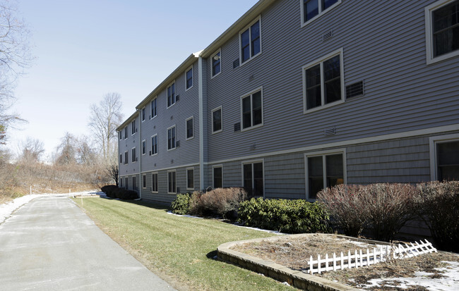 Building Photo - Gatewood Manor