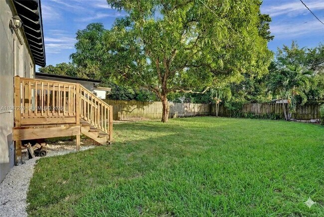 Foto del edificio - 170 NW 46th St