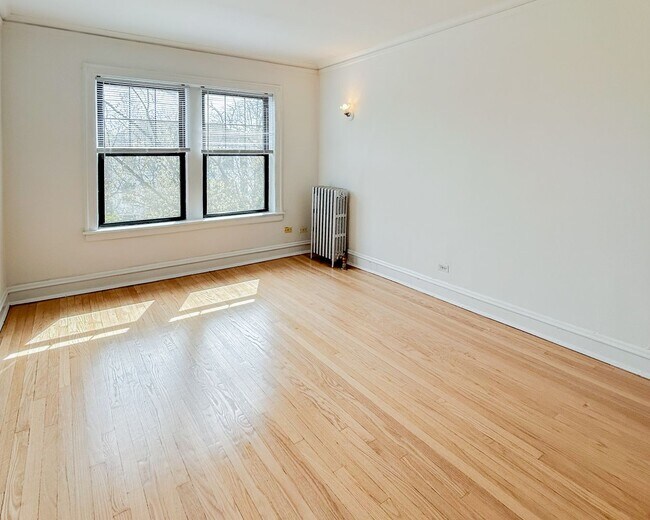 Foto del edificio - 4506 N Ashland Ave