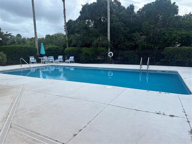 Foto del edificio - 100 Palm Harbor Pkwy