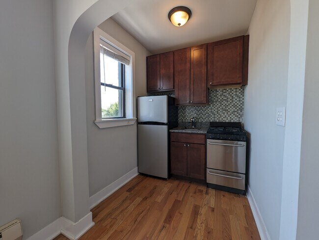 Foto del edificio - 4542 N Damen Ave