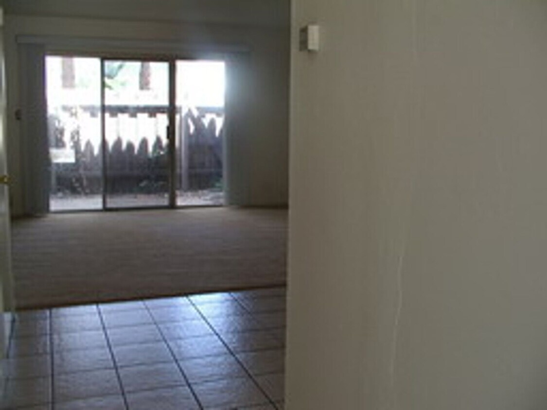 Foto del edificio - 1009 Murrieta Blvd