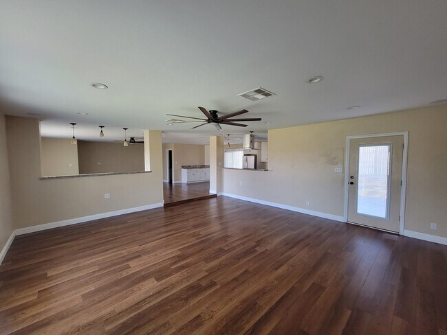Foto del edificio - Charming 3 Bedroom Home for Rent in Brawle...