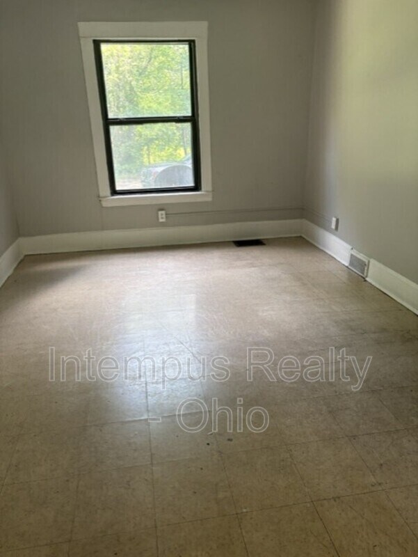 Foto del edificio - 915 Lakewood Ave