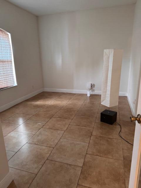 Building Photo - 237 SW Grove Ave