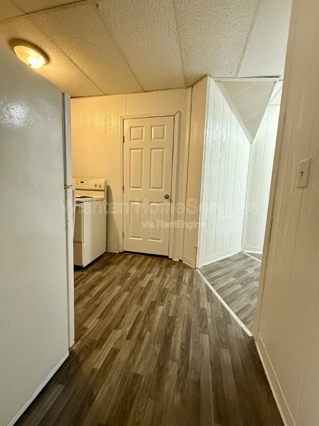 Building Photo - 636 Payson Ave
