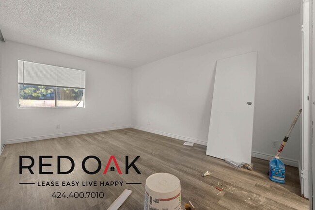 Foto del edificio - NOW PRE-LEASING! Newly Renovated Two Bedro...