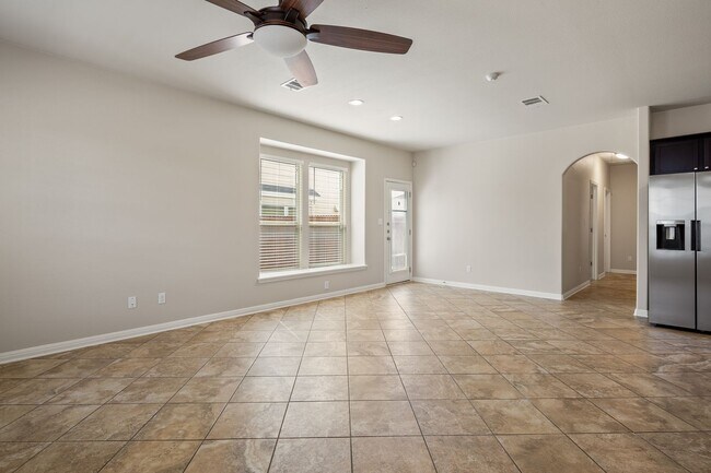 Foto del edificio - AVAILABLE NOW! NOW 3 BEDROOM HOME LOCATED IN SAN MARCOS, TX!