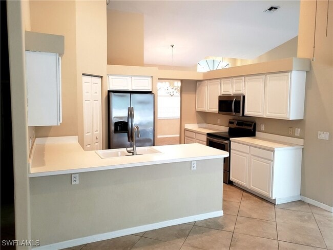Building Photo - 2063 Imperial Cir