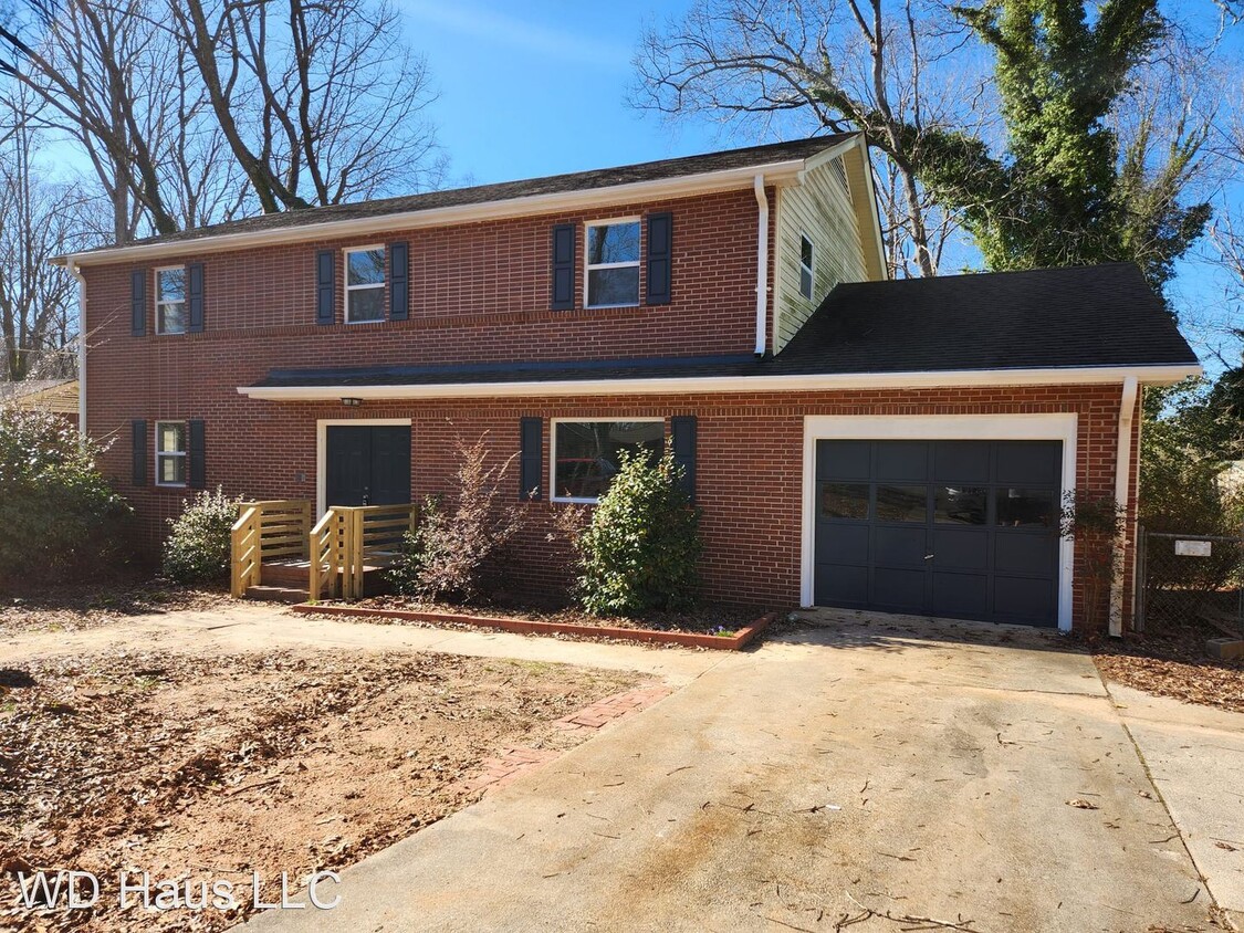 Foto principal - 5 br, 3 bath House - 18 Pine Creek Court
