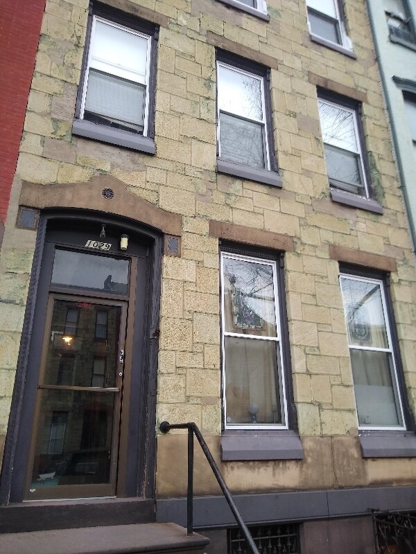 Foto del edificio - 1029 Penn St