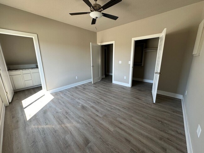 Building Photo - Brand New Duplex - Valley Center 1/2 off 1...