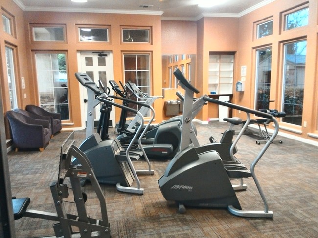 24 hour gym with free WIFI - River Oaks Apartments