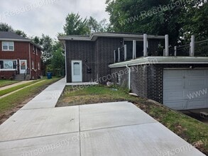 Building Photo - 1636 E 172nd St