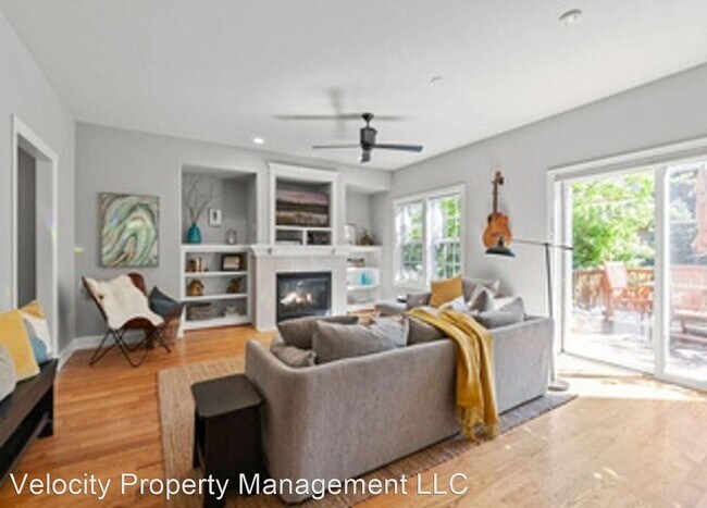 Building Photo - 3 br, 2.5 bath House - 19338 SW Laurelhurs...