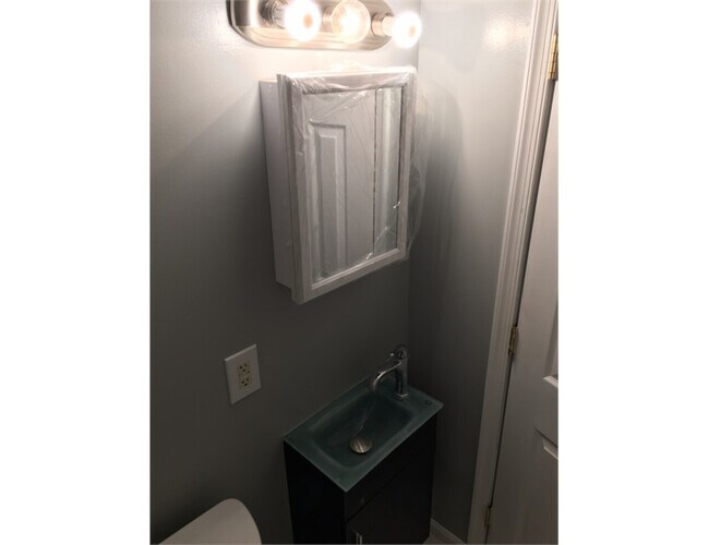 Building Photo - 807 Stoll Street Unit 1