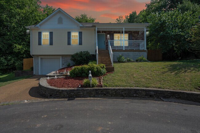 Building Photo - 107 Aintree Ct