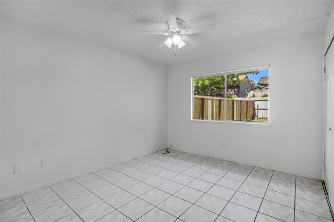 Foto del edificio - 13718 Vira Ln