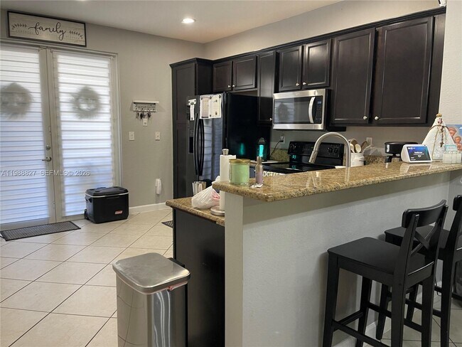 Foto del edificio - 16963 SW 92nd St