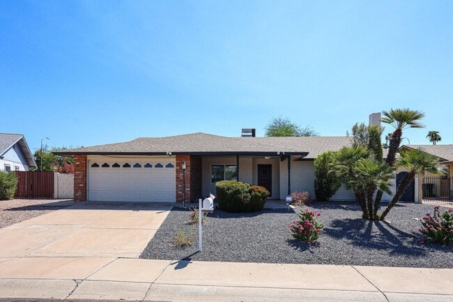 Building Photo - 11207 S Iroquois Dr
