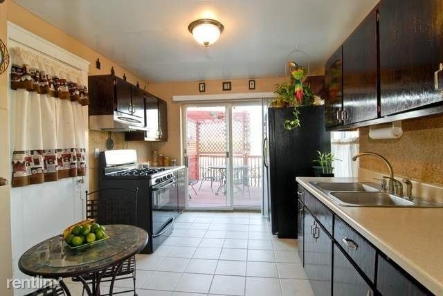 Foto del edificio - 3 br, 1 bath Apartment - 2342 W Altgeld