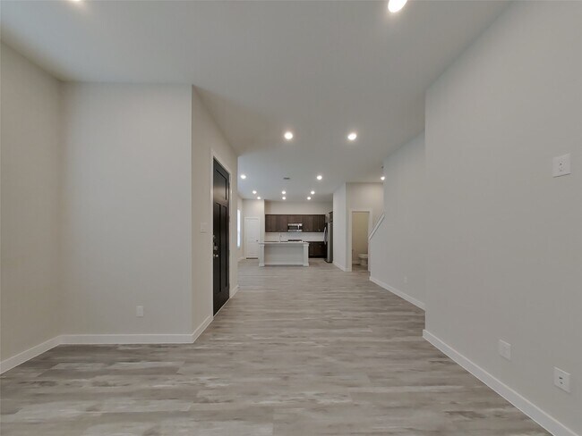 Building Photo - 4920 San Fabiano Ct