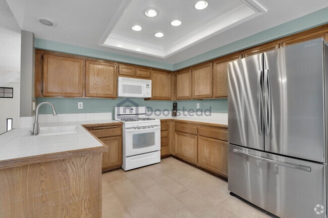 Building Photo - 1 Deerpath Pl