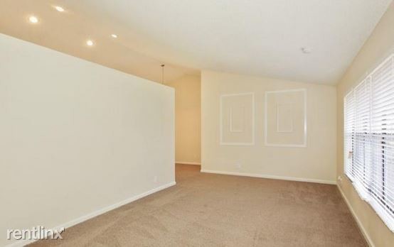 Foto del edificio - 11001 NW 33rd St