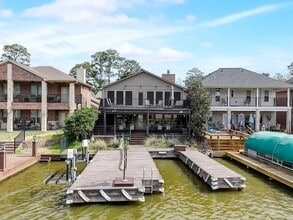 Building Photo - 3227 Poe Dr