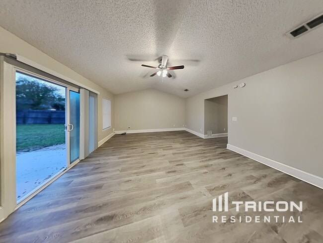 Building Photo - 7544 Teaticket Ct
