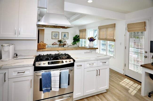 Building Photo - 529 Fern Glen