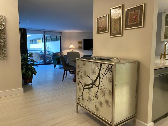 Foto del edificio - 170 Ocean Lane Dr