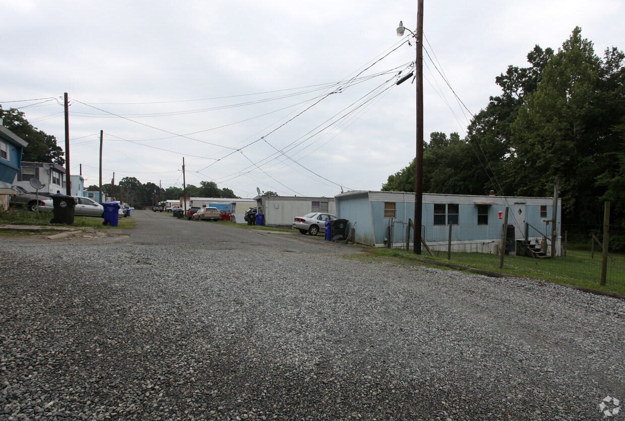 Building Photo - 202 Supper Club Rd