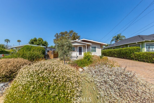 Foto del edificio - 4951 Park Pl