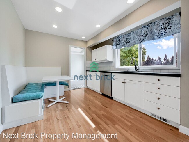 Foto del edificio - 3 br, 3 bath House - 2561 123rd Ave SE
