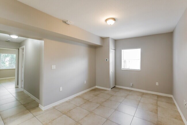 Foto del edificio - 2330 NW 153rd St