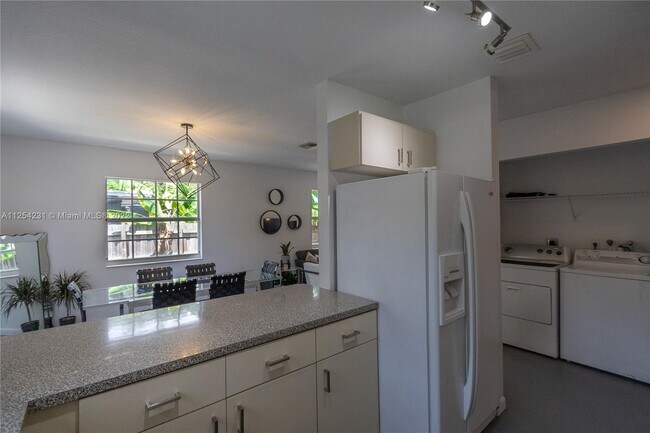 Building Photo - 518 NW 94th St