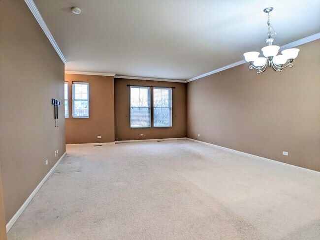 Building Photo - 2221 S Crambourne Way