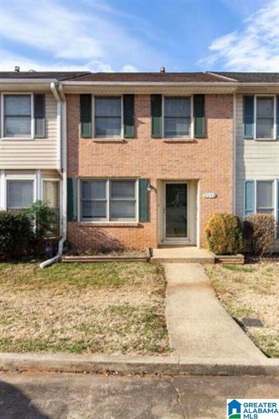 Primary Photo - 2553 Hampstead Dr