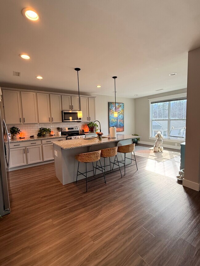 Building Photo - 1112 Blueview Dr