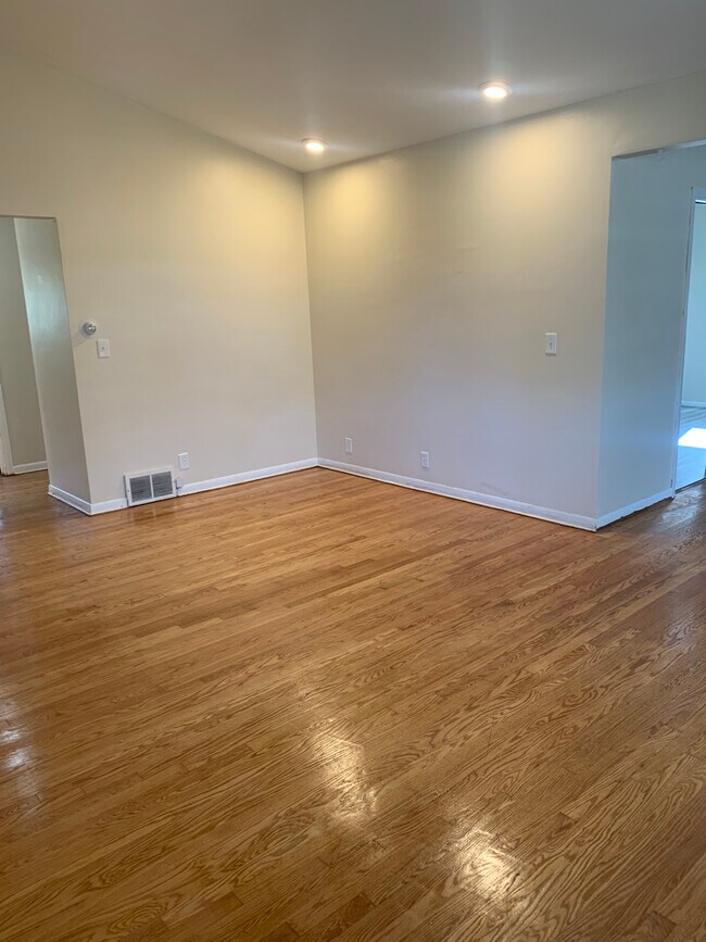 Building Photo - 4548 N 92nd St