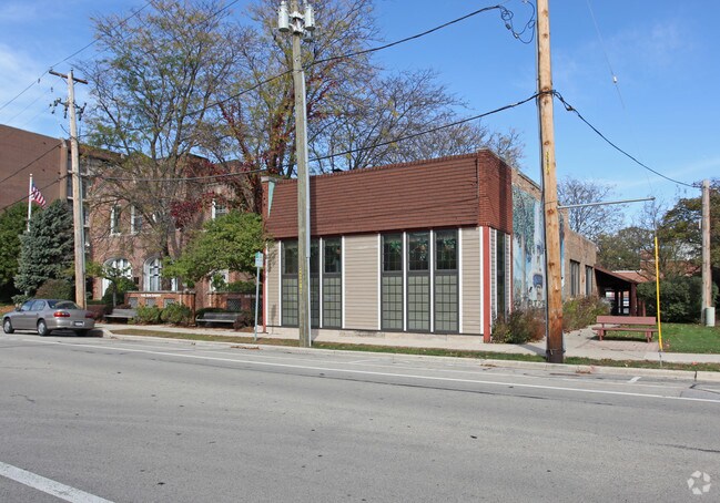 Oak Tree Towers Apartments Downers Grove Il Apartments Com