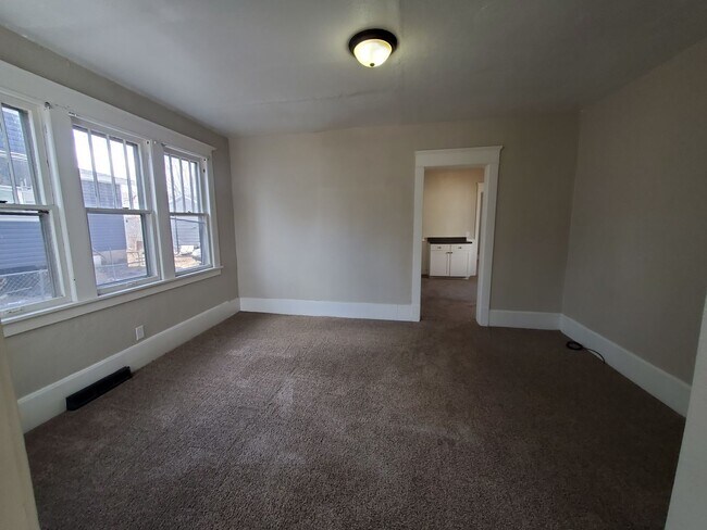 Foto del edificio - 2 Bedroom House in Rock Island