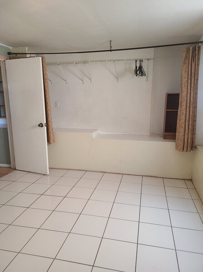 Foto del edificio - 5831 Adelaide Ave