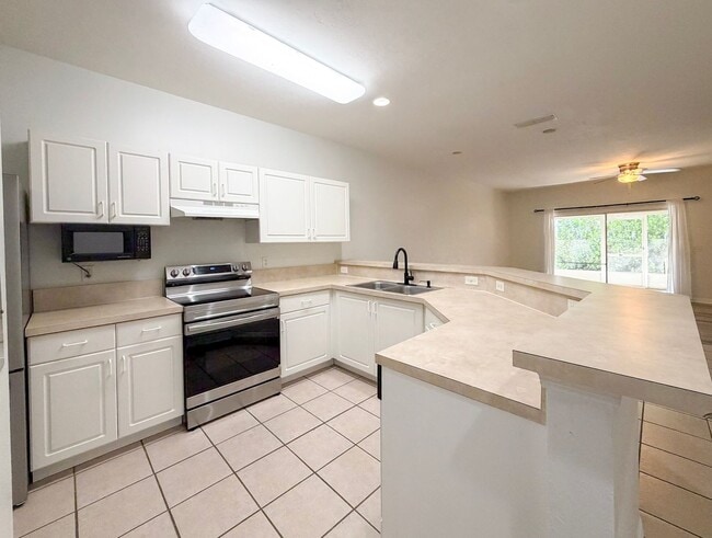 Building Photo - 2BR/2.5BA Condo in The Greens @ West End - available now! *Approved Application*